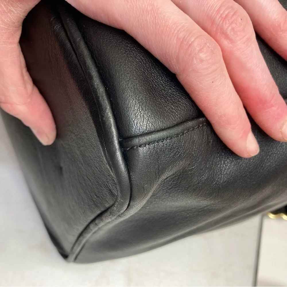 Coach 00539 black glovetan leather large vintage style backpack unisex
